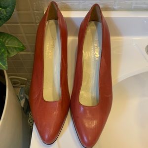 Ann Taylor new red pumps